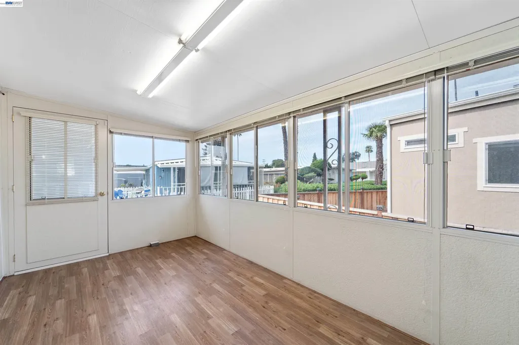 301 Maui Circle Union City CA 94587
