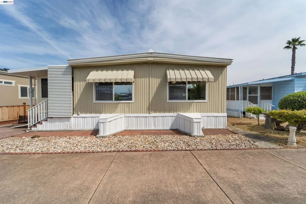 301 Maui Circle Union City CA 94587