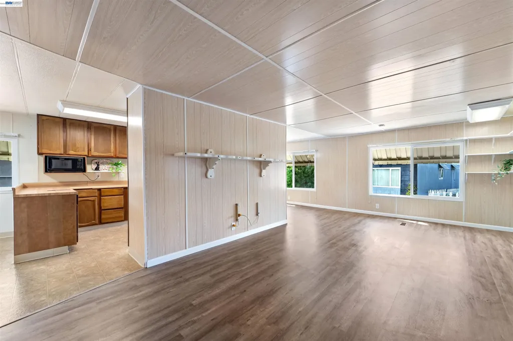 301 Maui Circle Union City CA 94587