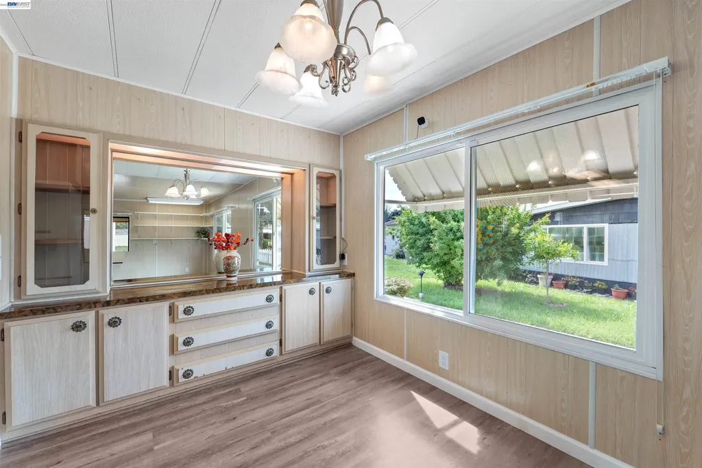 301 Maui Circle Union City CA 94587