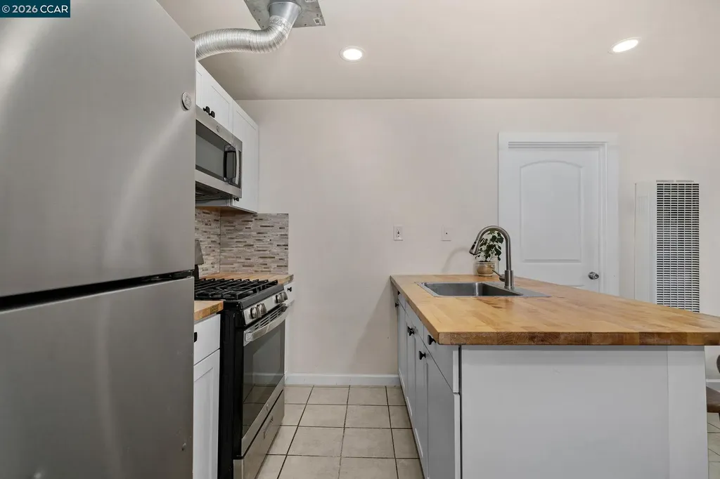 1926 Alcatraz Avenue Berkeley CA 94703