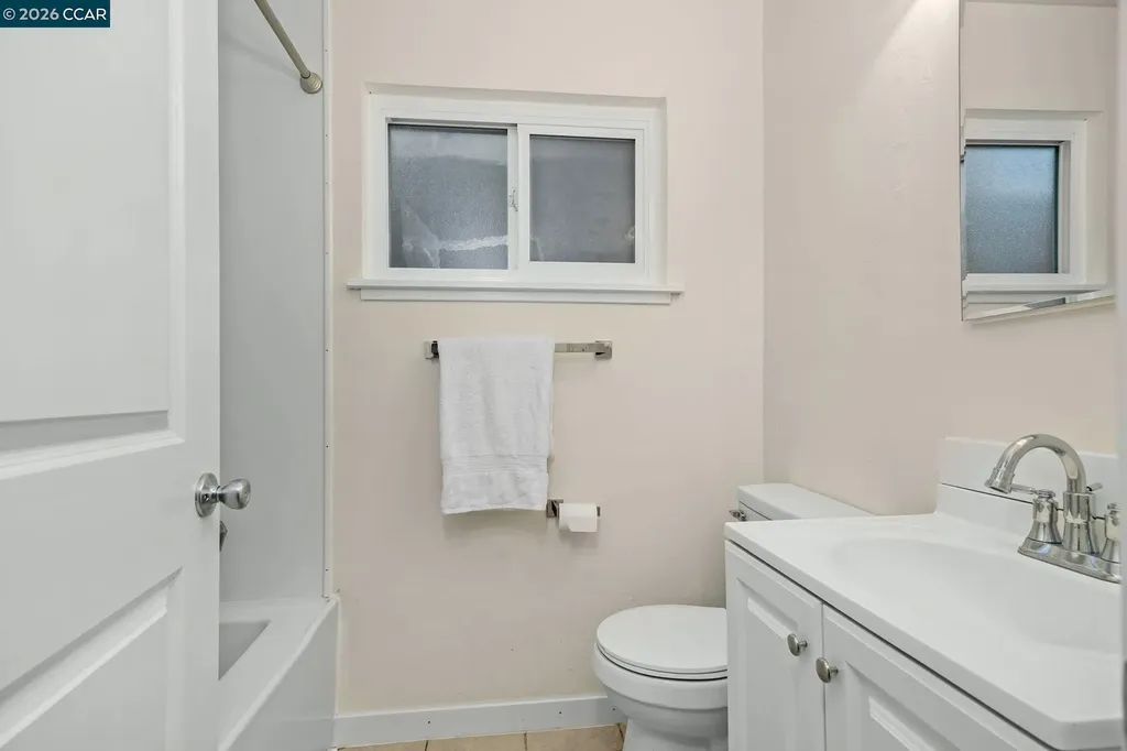 1926 Alcatraz Avenue Berkeley CA 94703