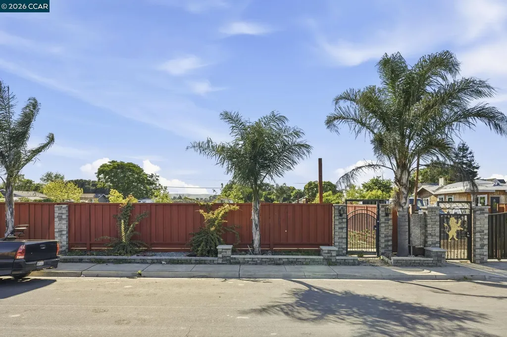 205 Solano Avenue Bay Point CA 94565