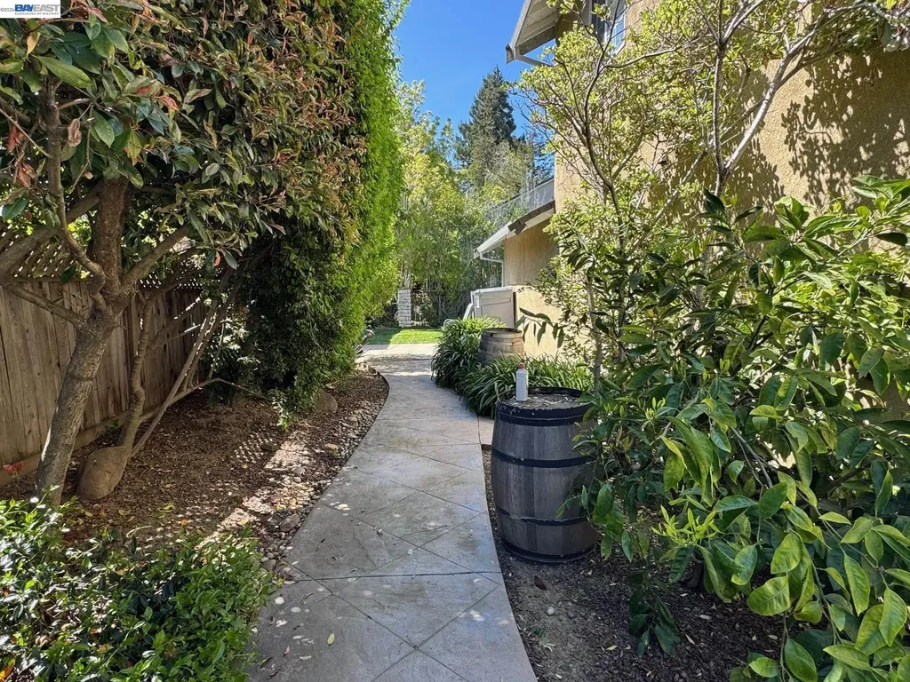 4205 Quail Hollow Place Castro Valley CA 94546