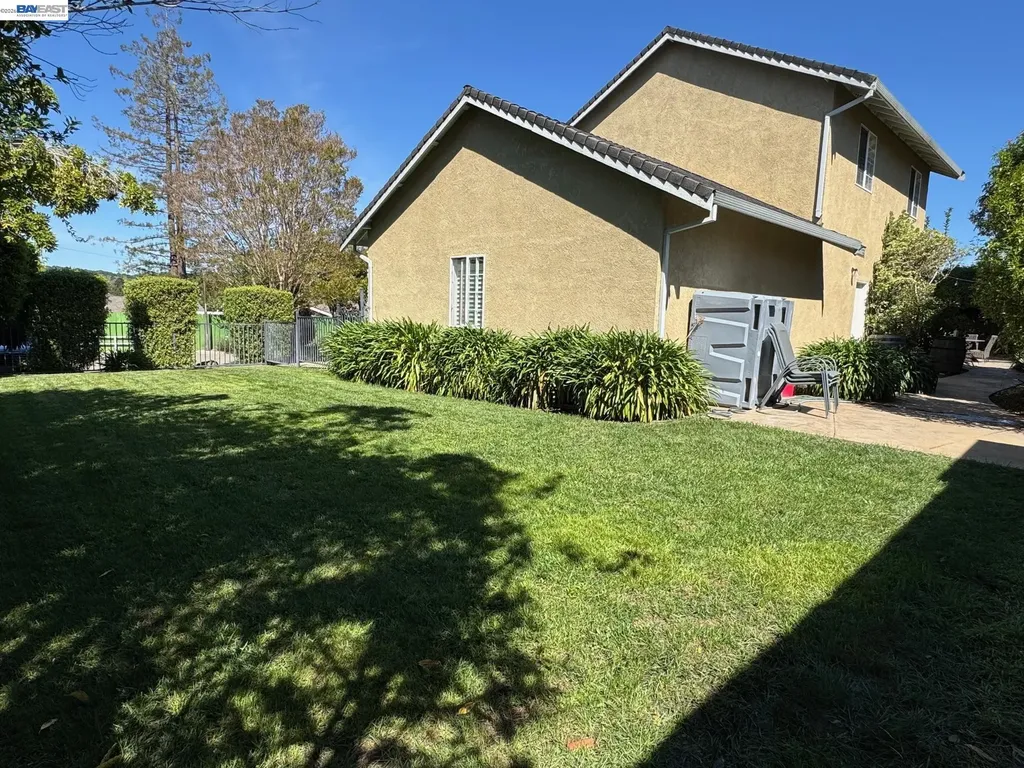 4205 Quail Hollow Place Castro Valley CA 94546