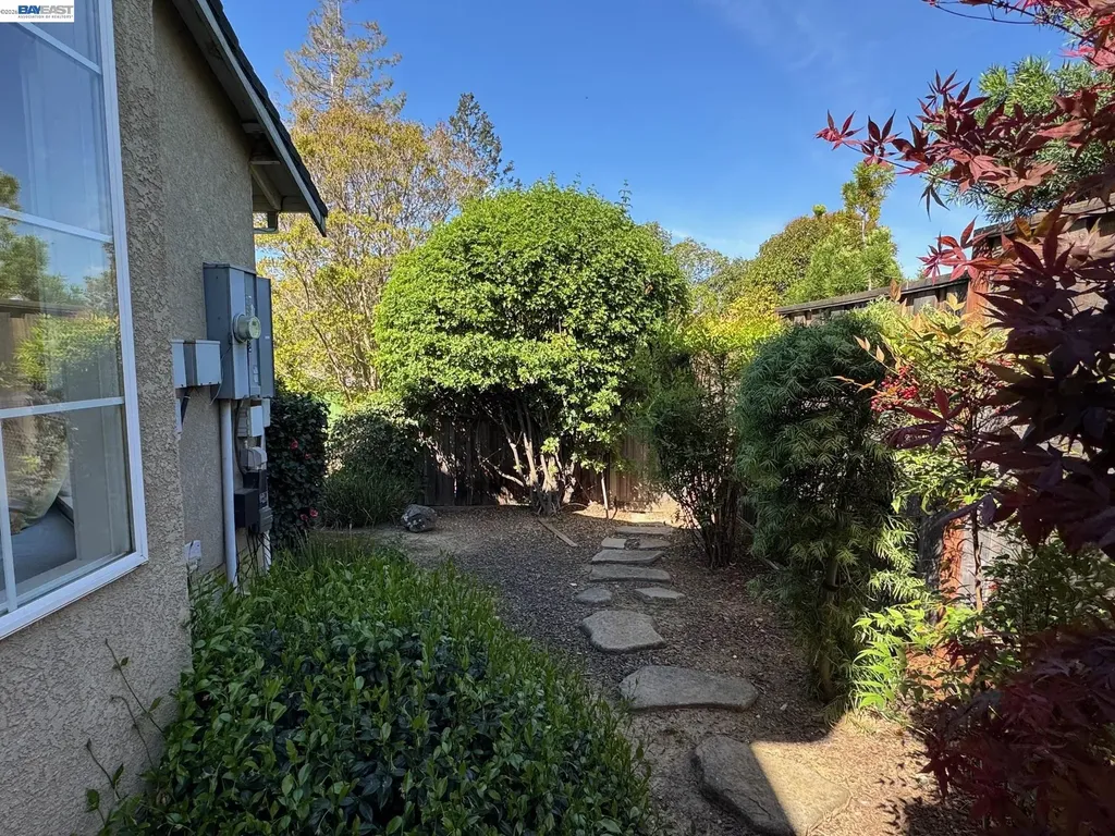 4205 Quail Hollow Place Castro Valley CA 94546