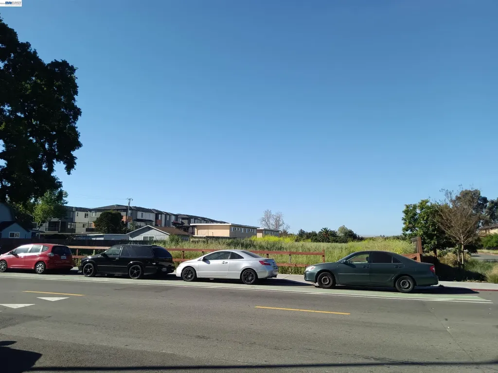 29495 Dixon Street Hayward CA 94544