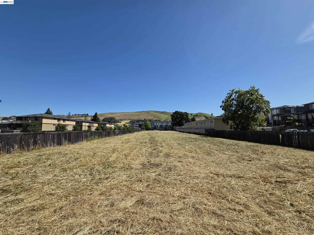 29495 Dixon Street Hayward CA 94544