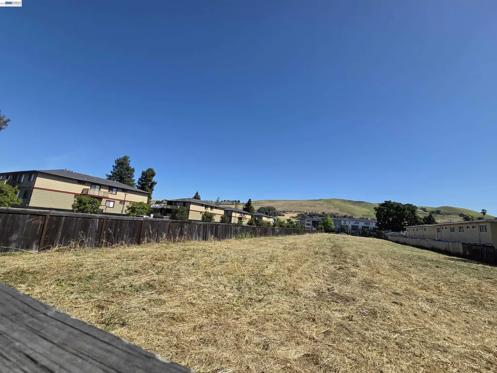 29495 Dixon Street Hayward CA 94544