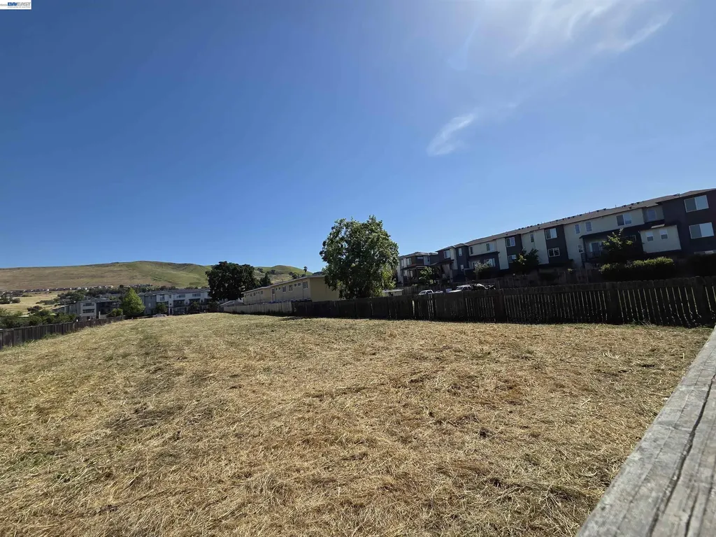 29495 Dixon Street Hayward CA 94544