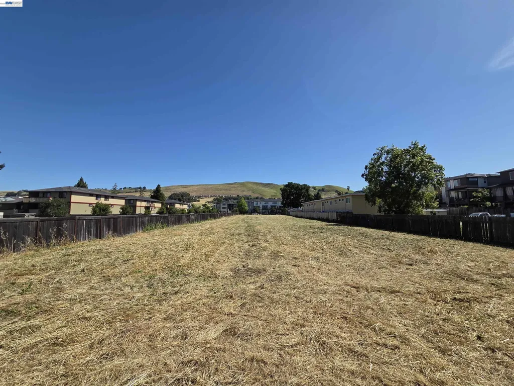 29495 Dixon Street Hayward CA 94544