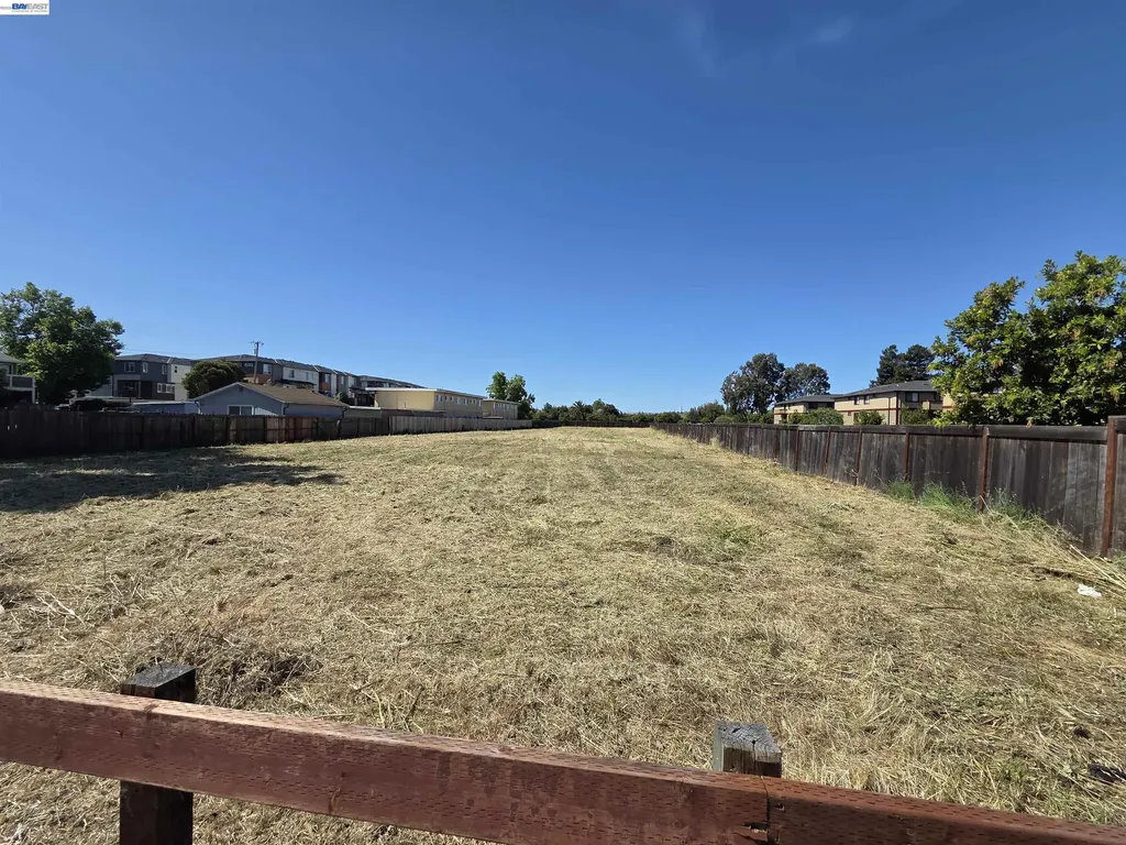 29495 Dixon Street Hayward CA 94544