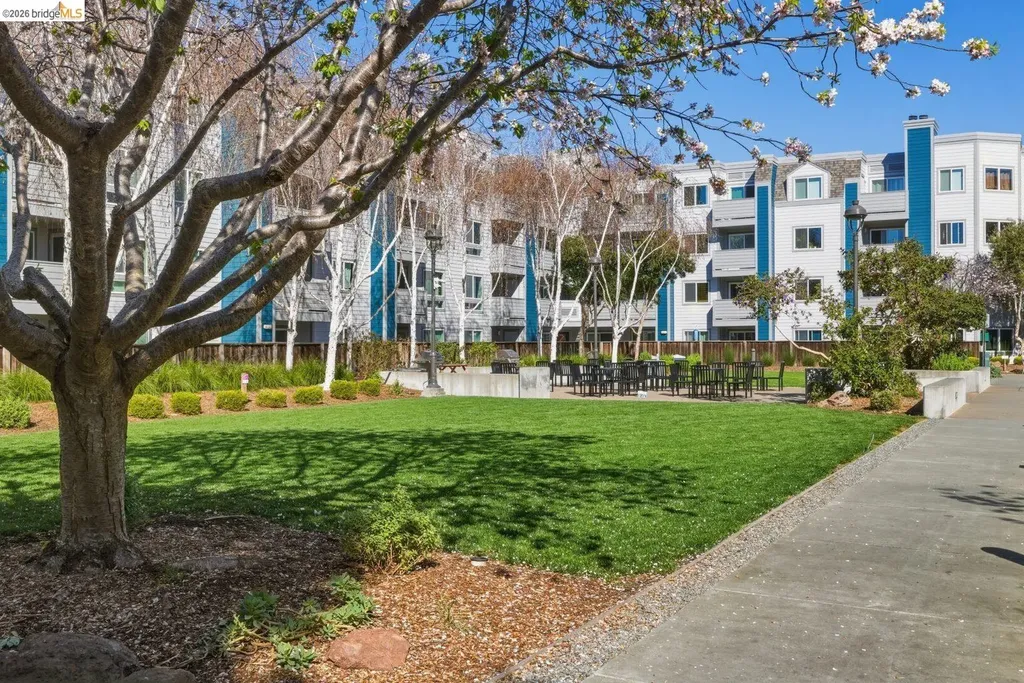 6400 Christie Avenue Emeryville CA 94608