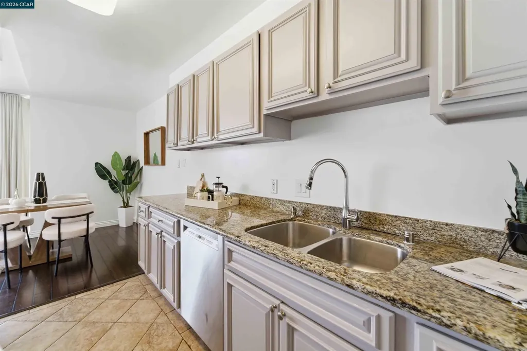 1555 Lakeside Drive Oakland CA 94612