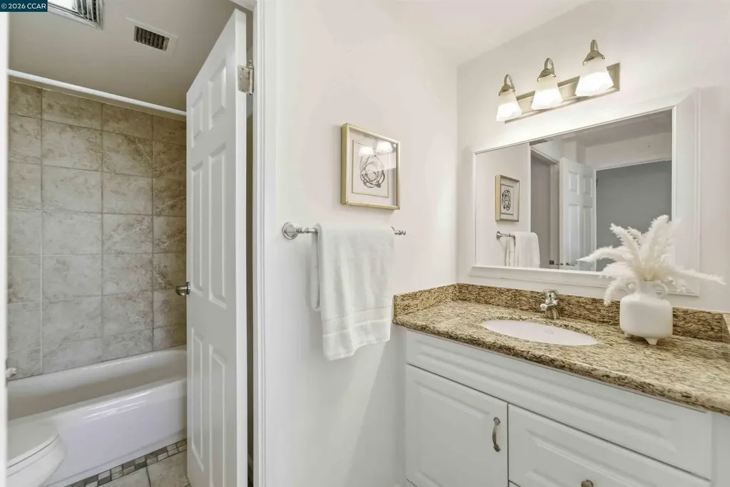 1555 Lakeside Drive Oakland CA 94612