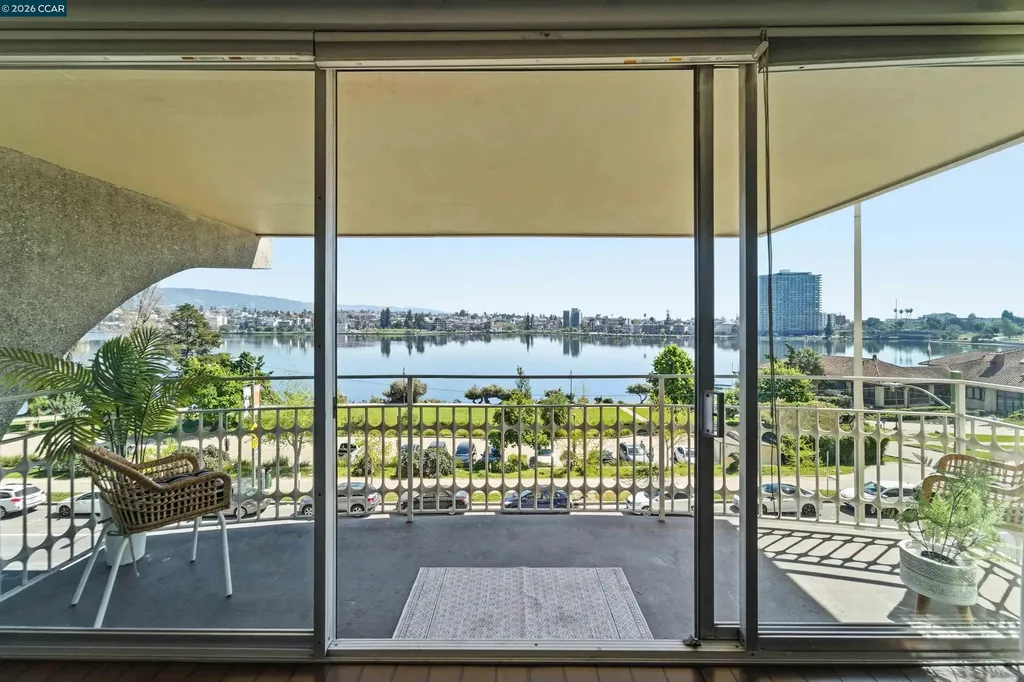 1555 Lakeside Drive Oakland CA 94612