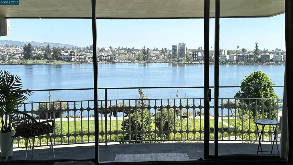 1555 Lakeside Drive Oakland CA 94612