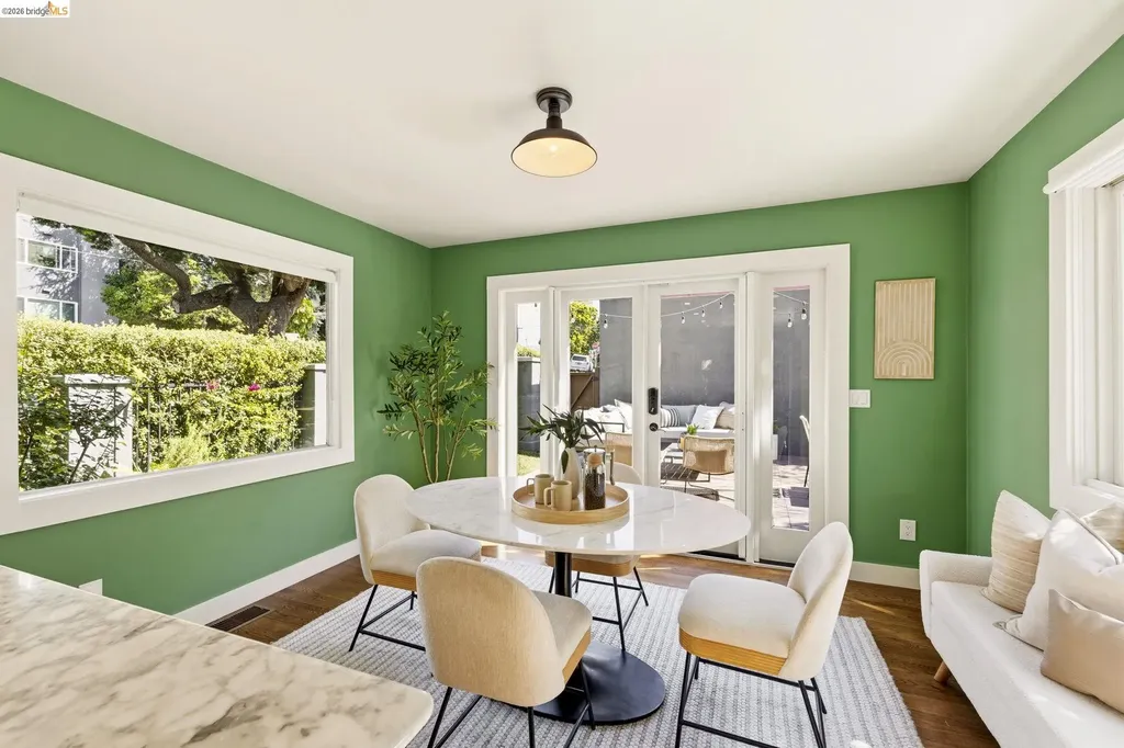 405 Van Buren Avenue Oakland CA 94610