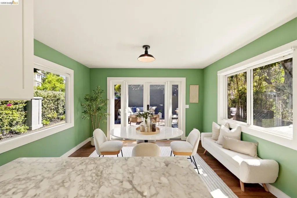 405 Van Buren Avenue Oakland CA 94610
