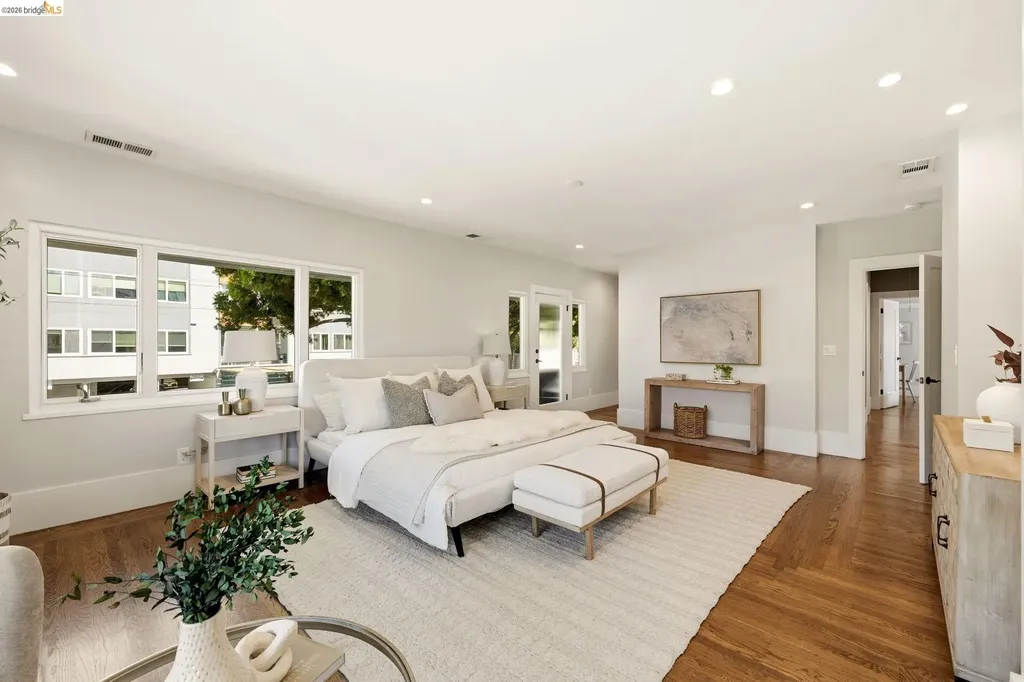405 Van Buren Avenue Oakland CA 94610