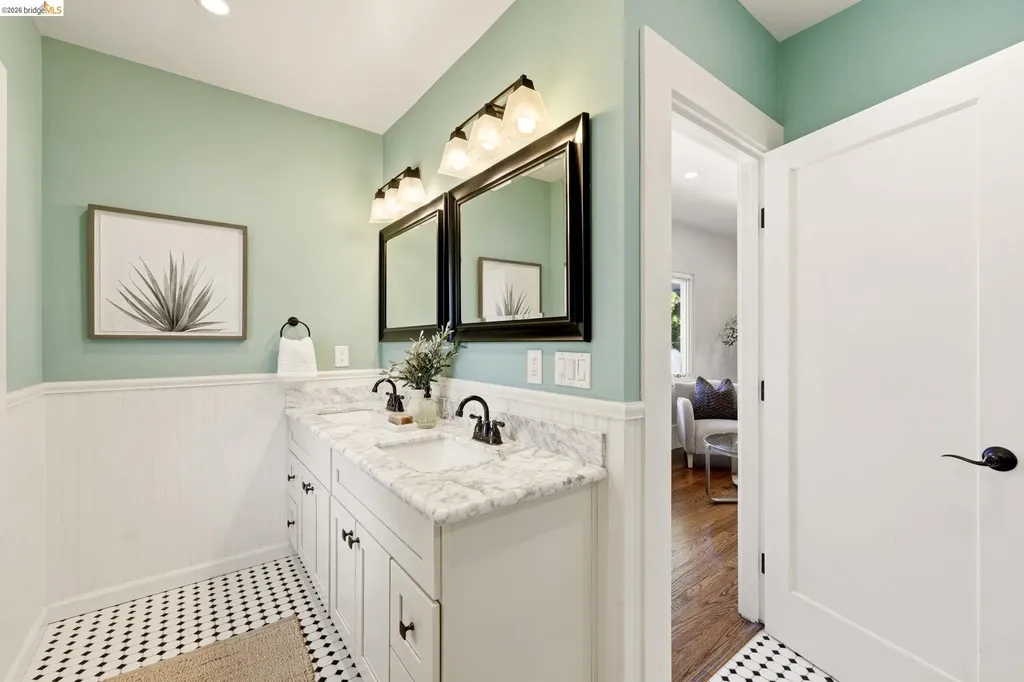 405 Van Buren Avenue Oakland CA 94610