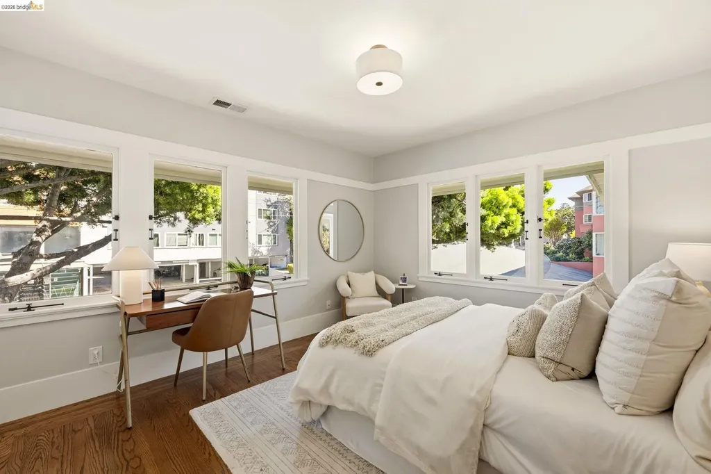 405 Van Buren Avenue Oakland CA 94610