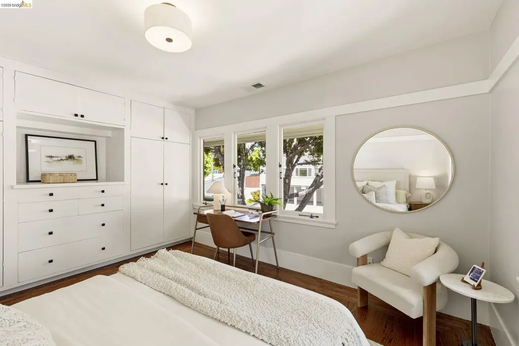 405 Van Buren Avenue Oakland CA 94610