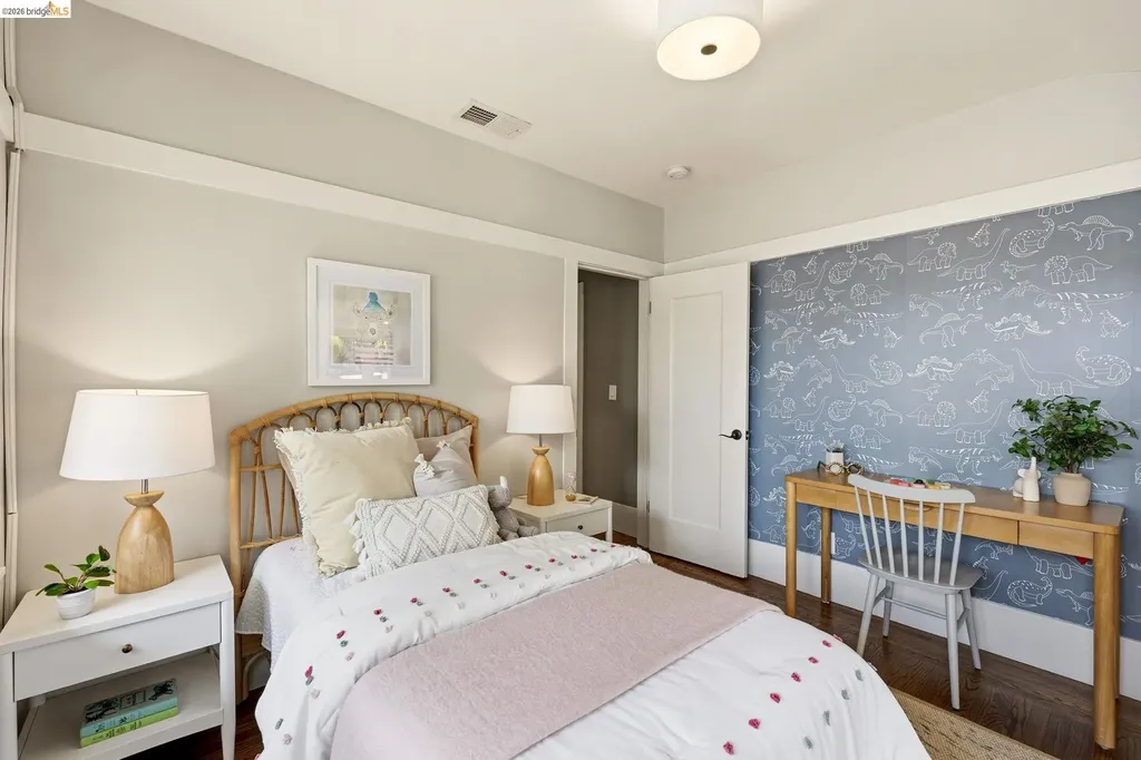405 Van Buren Avenue Oakland CA 94610