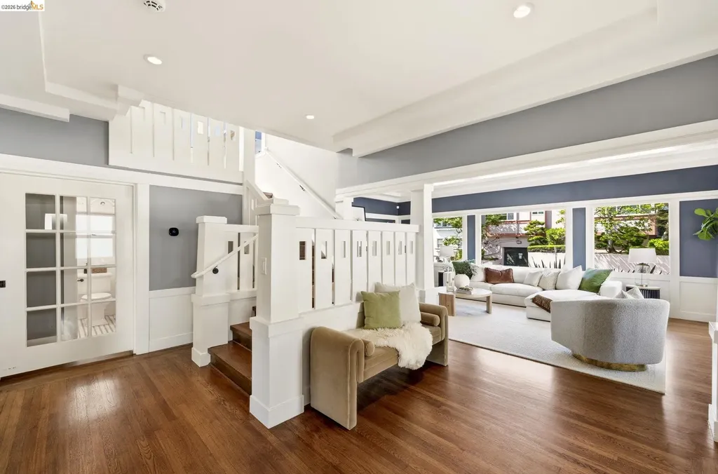 405 Van Buren Avenue Oakland CA 94610
