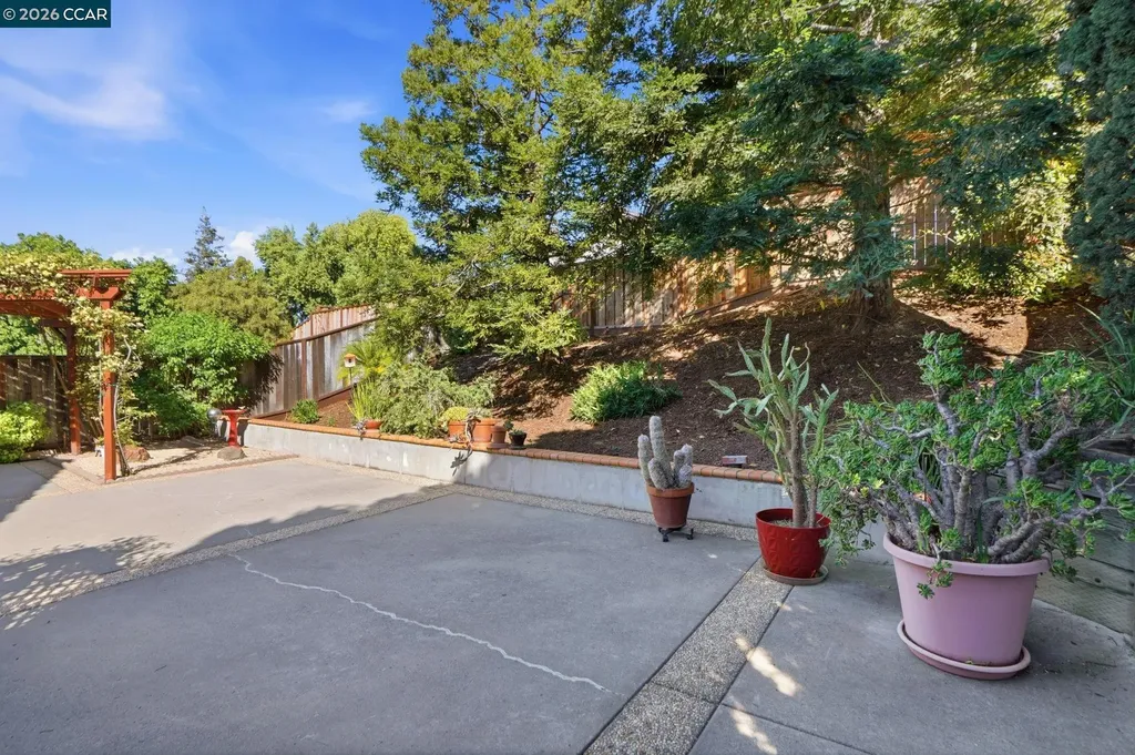 124 Greenmeadow Circle Pittsburg CA 94565