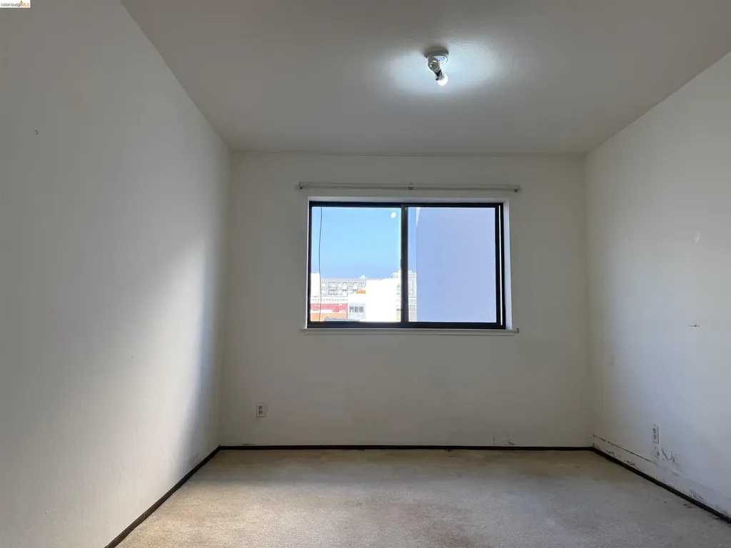 330 8th Street Oakland CA 94607