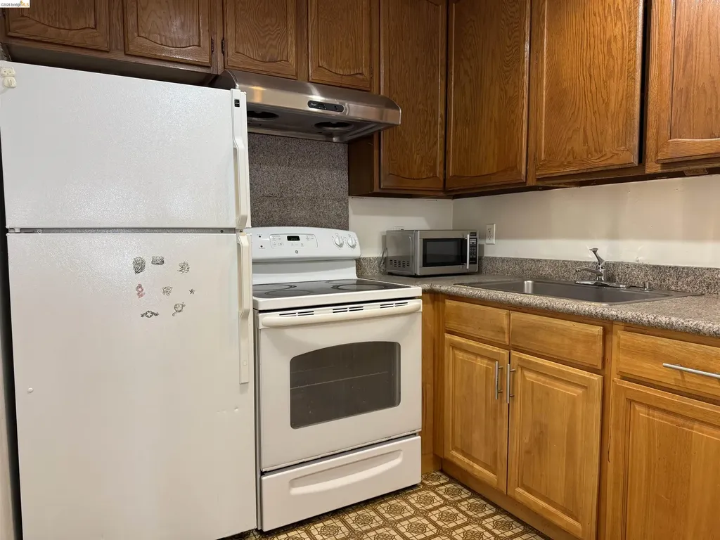 330 8th Street Oakland CA 94607