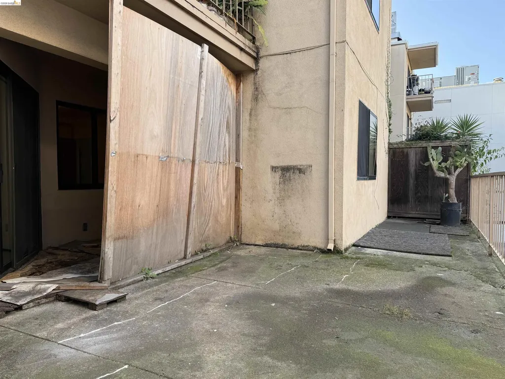 330 8th Street Oakland CA 94607