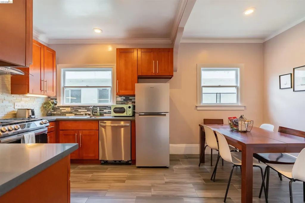 256 29th Street Oakland CA 94611