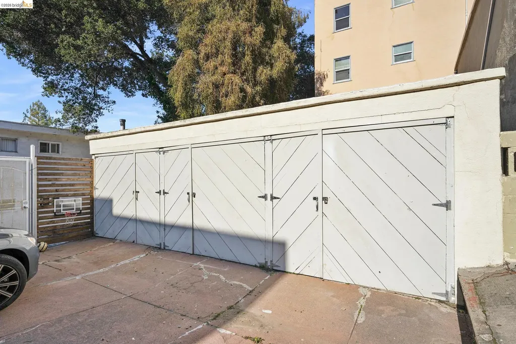 256 29th Street Oakland CA 94611