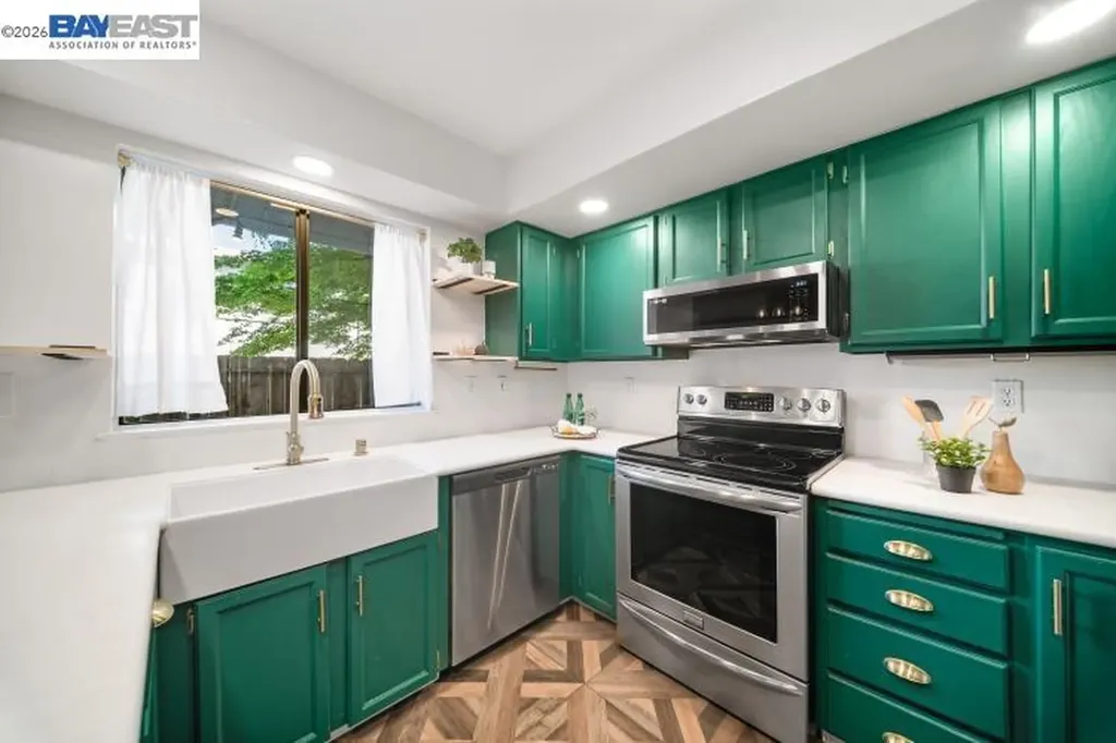 347 E T Street Benicia CA 94510