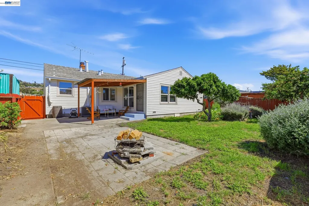 16311 Ria Drive Ashland CA 94578