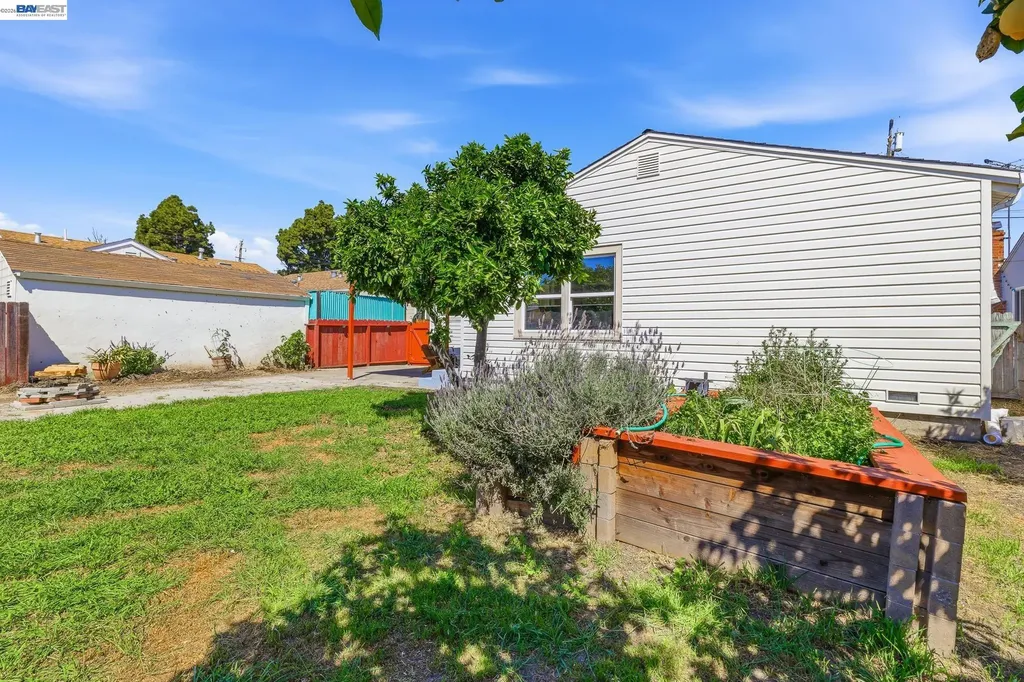 16311 Ria Drive Ashland CA 94578