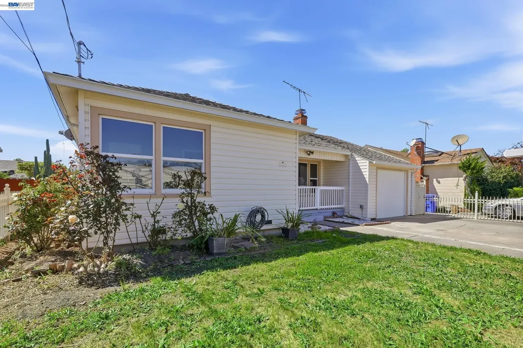 16311 Ria Drive Ashland CA 94578