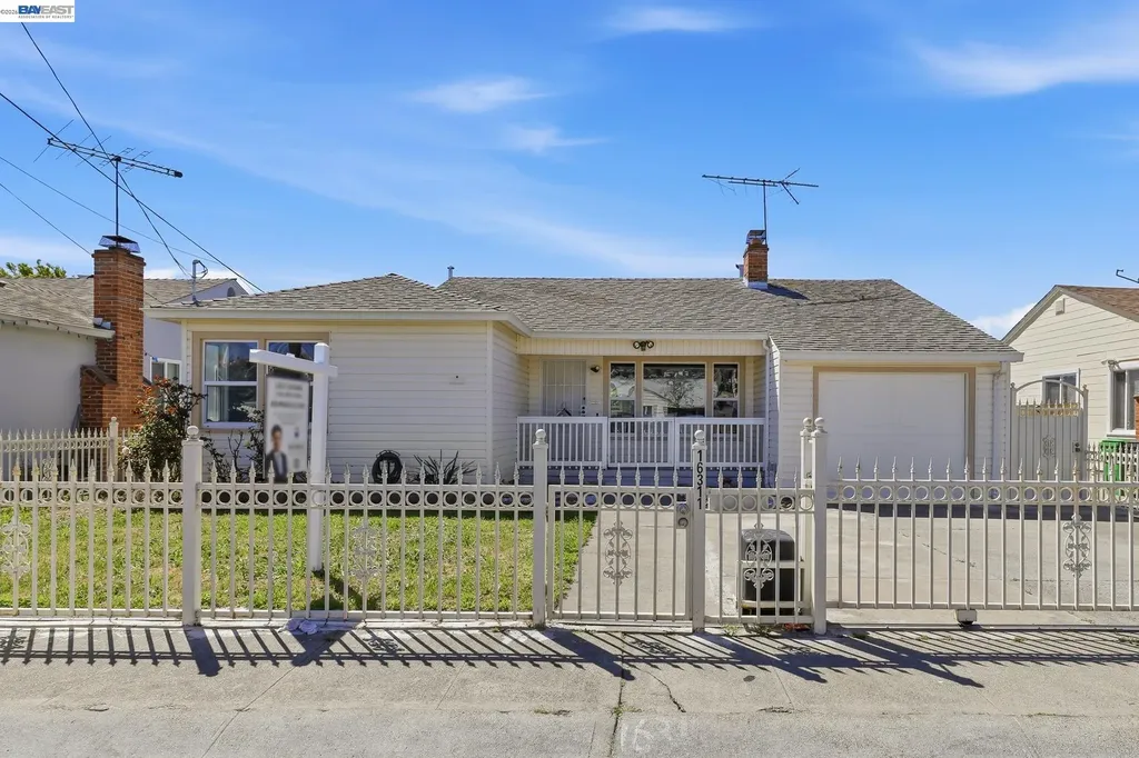 16311 Ria Drive Ashland CA 94578
