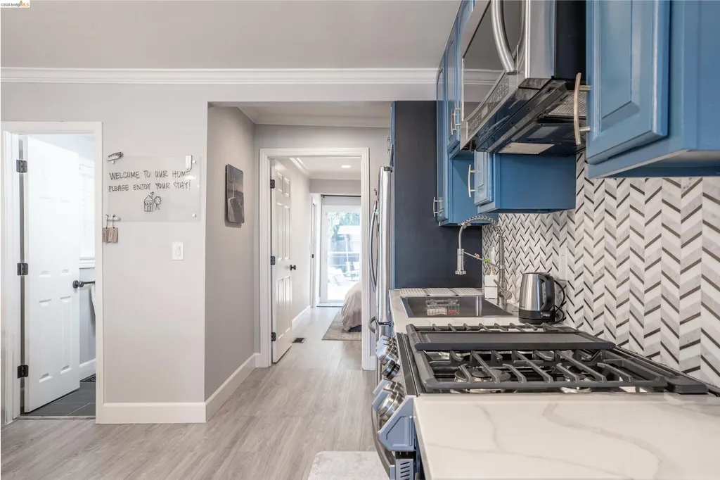 527 Chester Street Oakland CA 94607