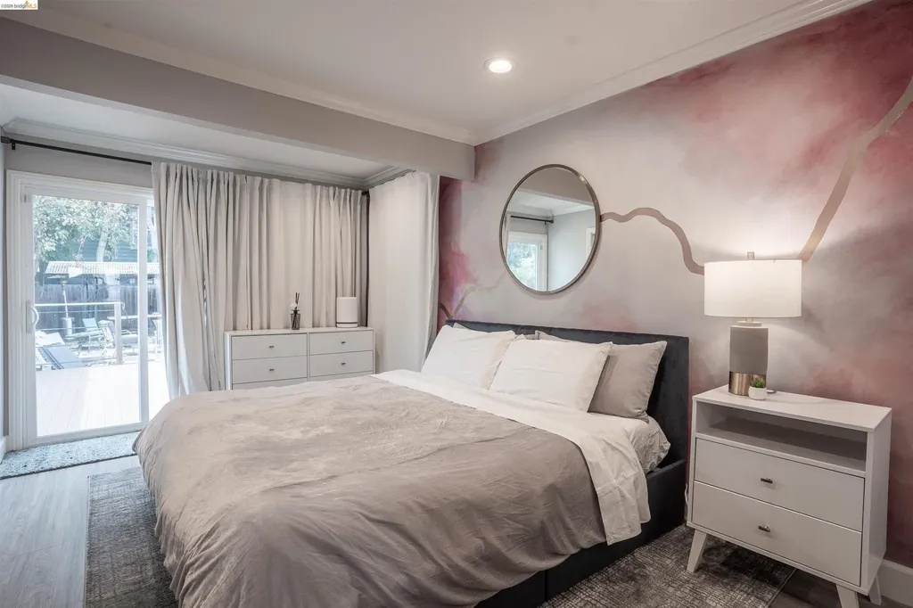 527 Chester Street Oakland CA 94607