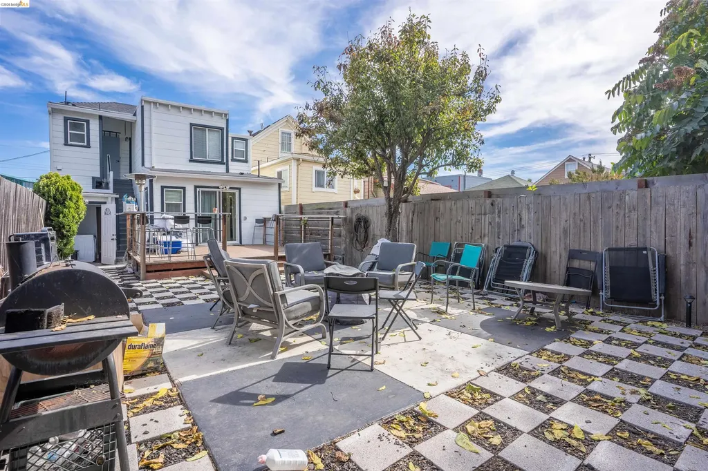 527 Chester Street Oakland CA 94607