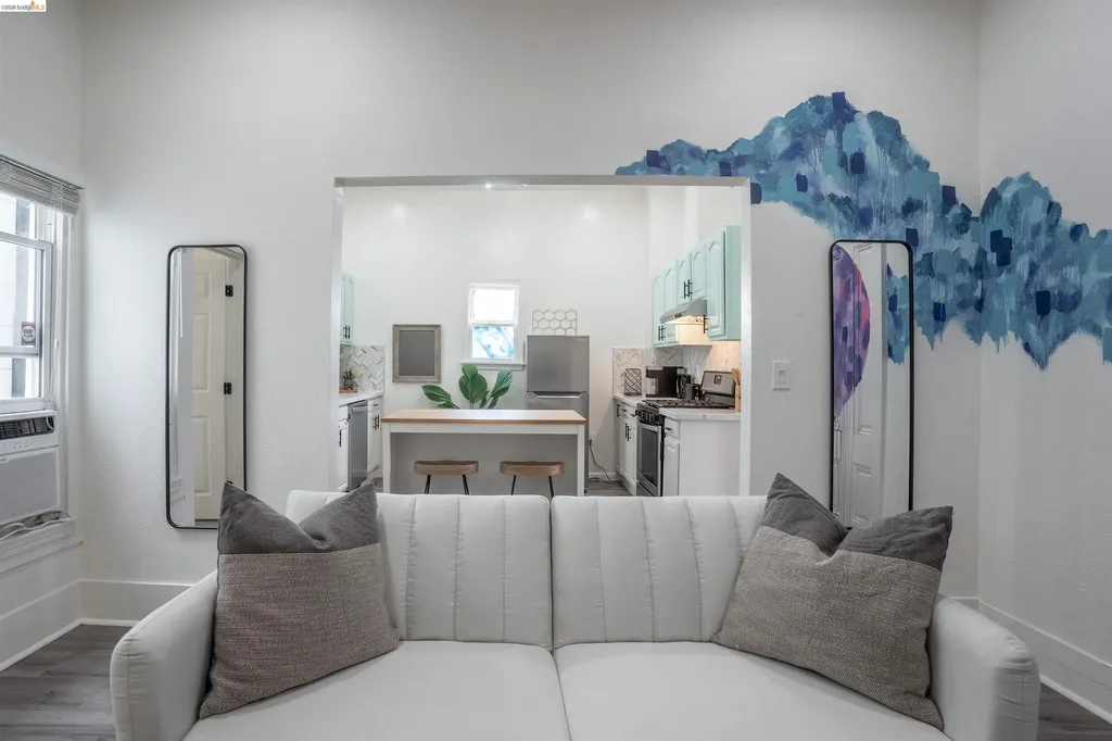 527 Chester Street Oakland CA 94607