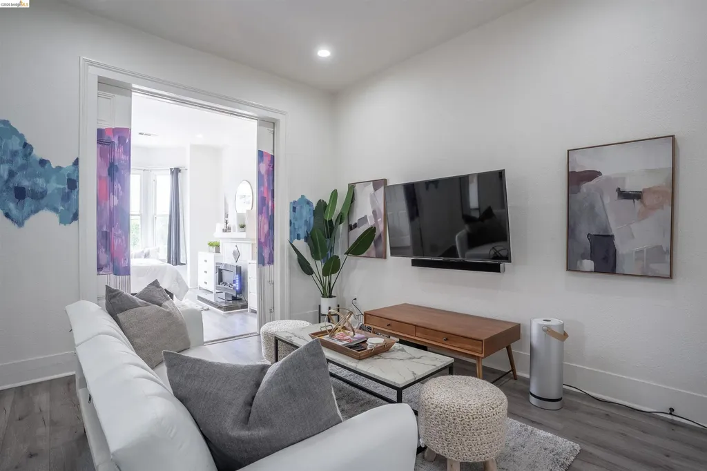 527 Chester Street Oakland CA 94607