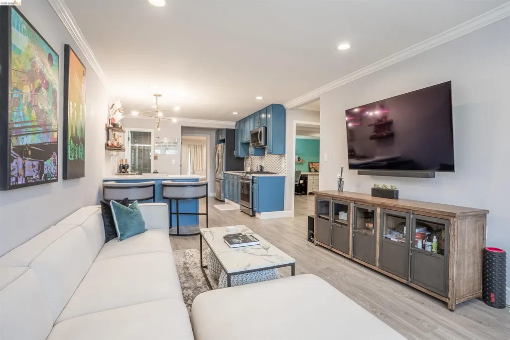 527 Chester Street Oakland CA 94607