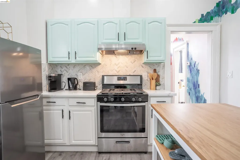 527 Chester Street Oakland CA 94607