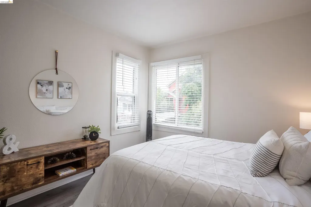 527 Chester Street Oakland CA 94607