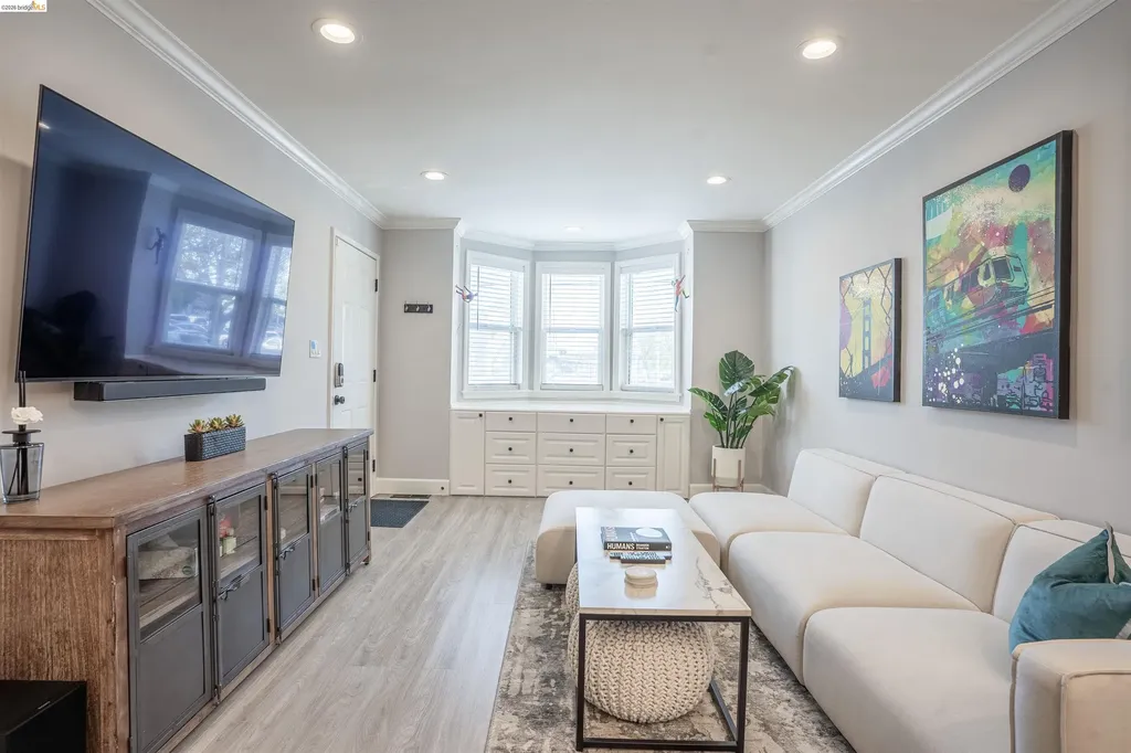 527 Chester Street Oakland CA 94607