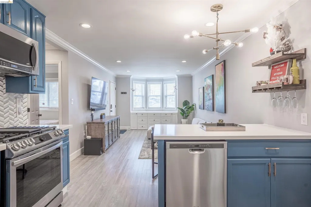 527 Chester Street Oakland CA 94607